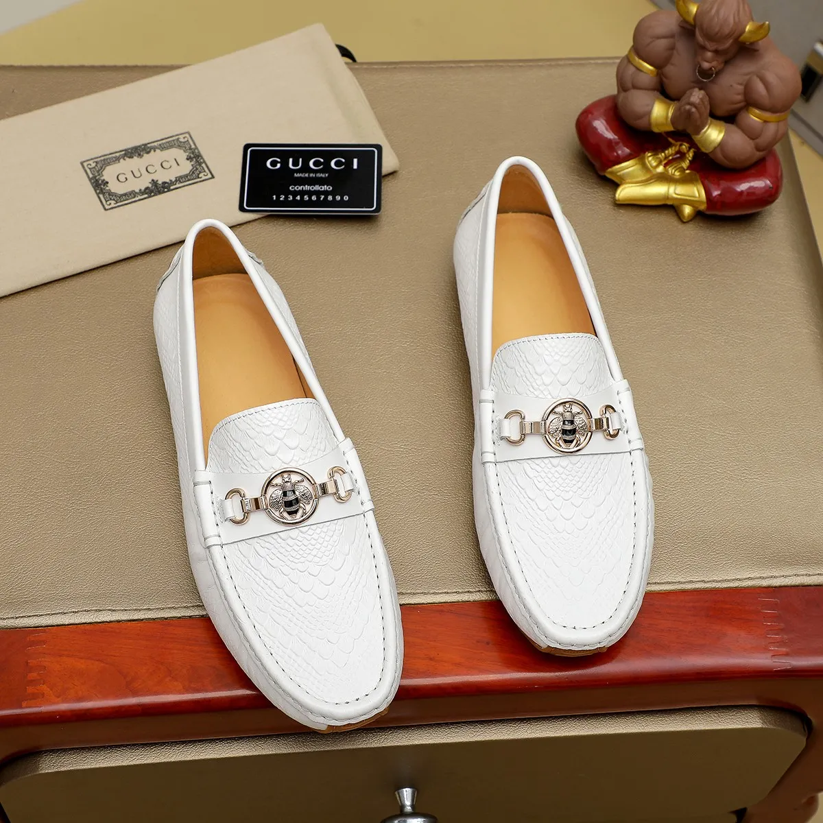 Men's shoes 💰360💰💰GUCCI Gucci official website synchronizes the latest model 🛃The upper is made of imported cowhide, 🐷leather lining, rubber outsole, 🎩🎩top-notch handcrafted workmanship with fine stitches and threads🔍definitely satisfy those perfectionist men who pursue high luxury quality 👏 Colors available! Code number 38-45 Large quantity in stock
